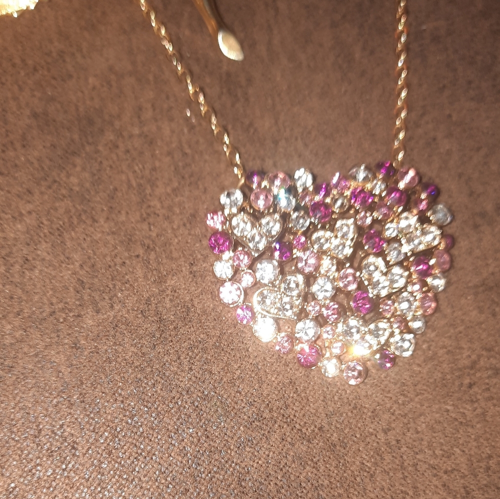3 pieces Romantic romantic jewelry lot goldtone heart/floral - Picture 10 of 13
